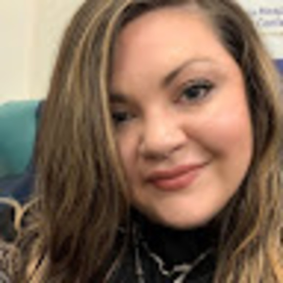 Meet your Posher, Cassandra - Picture 1 of 1